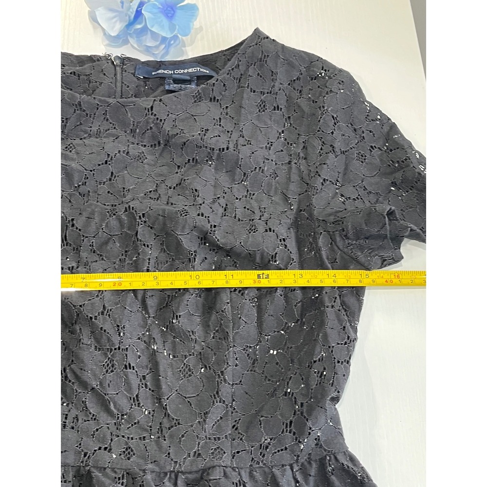 French Connection Black Lace Peplum Top Short Sleeve Zipper Back Women's Size S - Picture 6 of 8